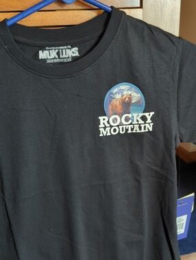 Muk Luks Black Rocky Mountain Bear Graphic Tee SALE BOYS OR GIRLS 10/12 SALE